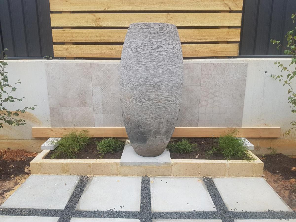 Pemberton Japanese Garden Studio 2025 Winner Travellers Award Ngoại thất bức ảnh